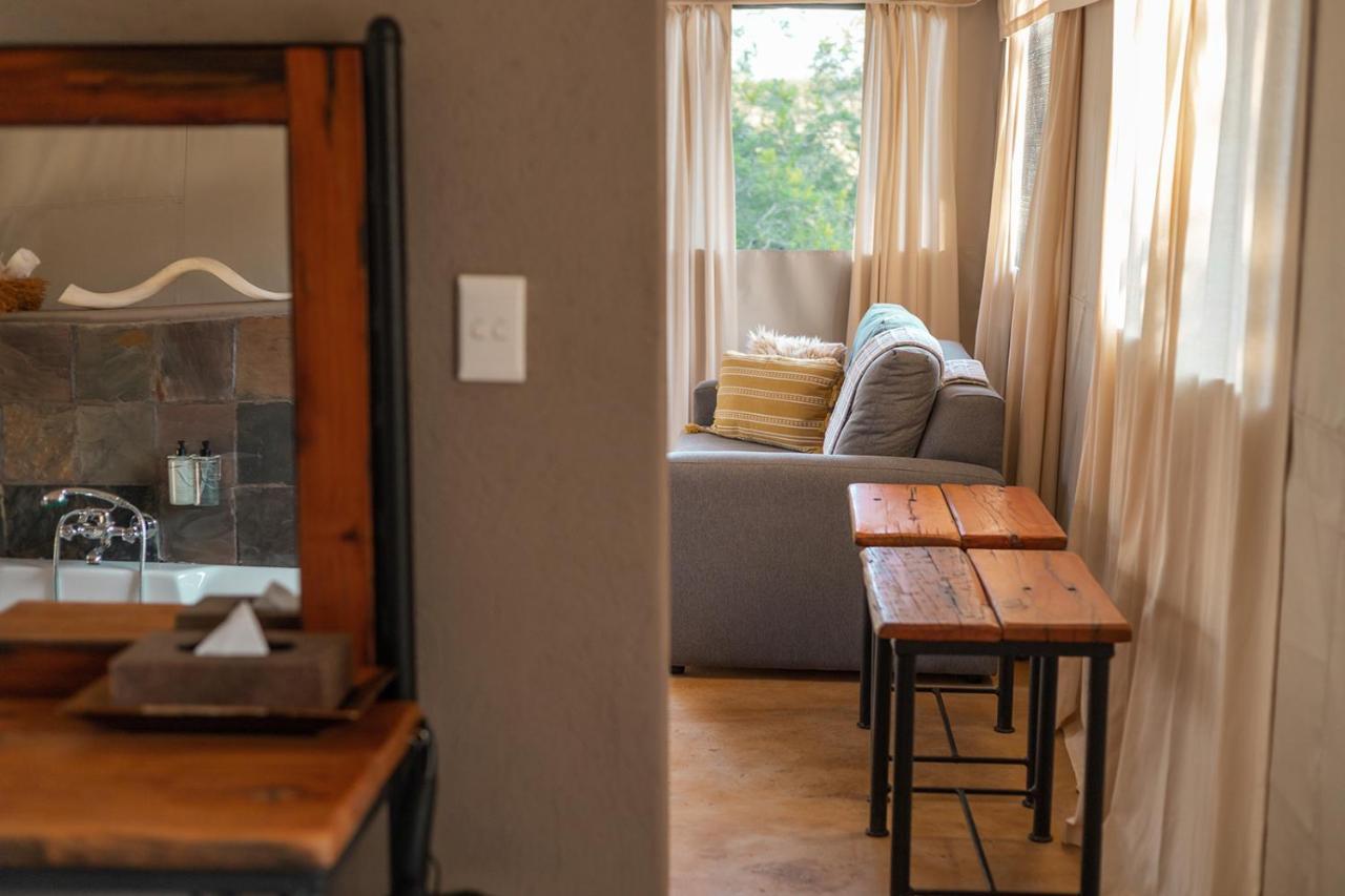 Umkumbe Bush Lodge - Luxury Tented Camp Cagar Alam Sabi Sand Bagian luar foto