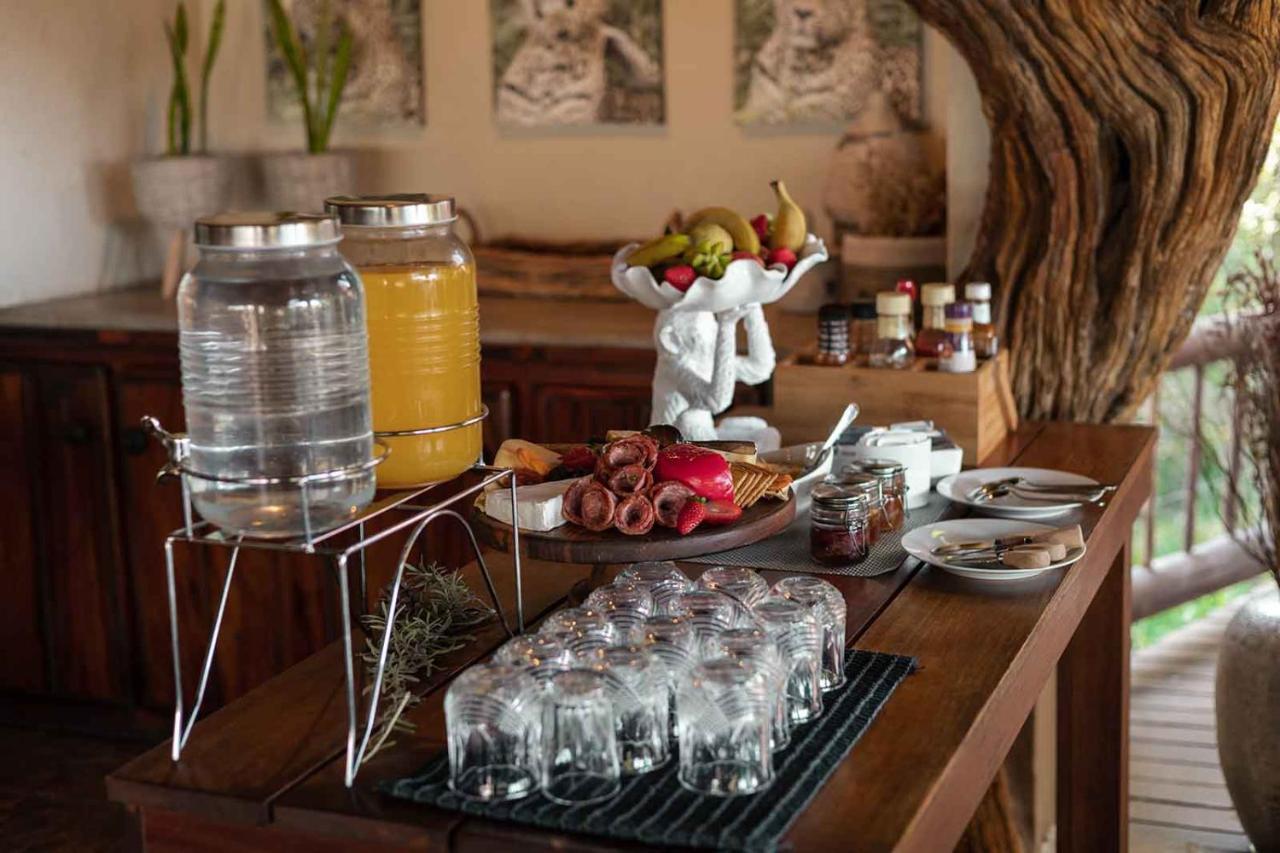 Umkumbe Bush Lodge - Luxury Tented Camp Cagar Alam Sabi Sand Bagian luar foto